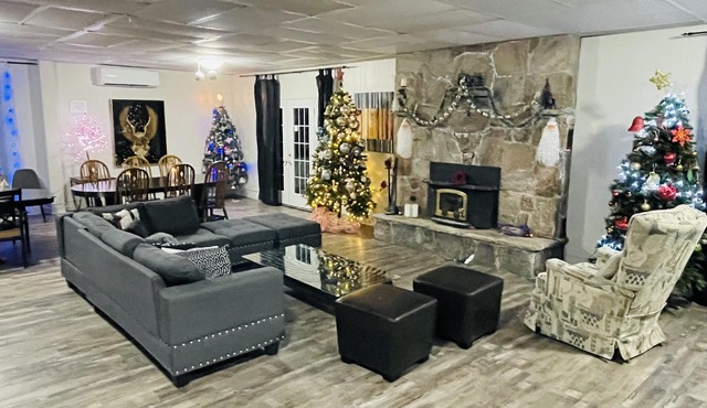 Lakefront property - Lake Sparrow Guest House