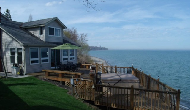 Lakefront Property, Family Friendly and Pets Allowed