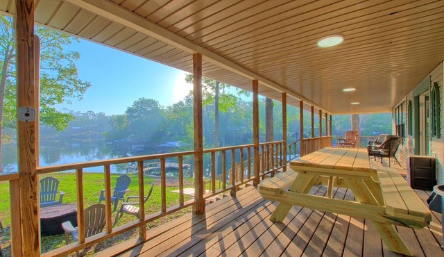 Lakefront property on popular Skiers Cove in Toledo Village, South Toledo Bend.