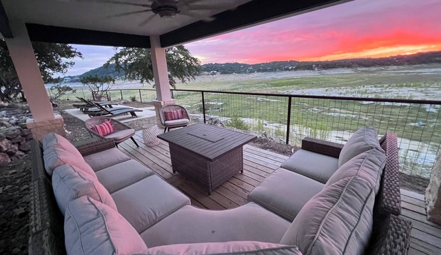 Lakefront property on Medina Lake