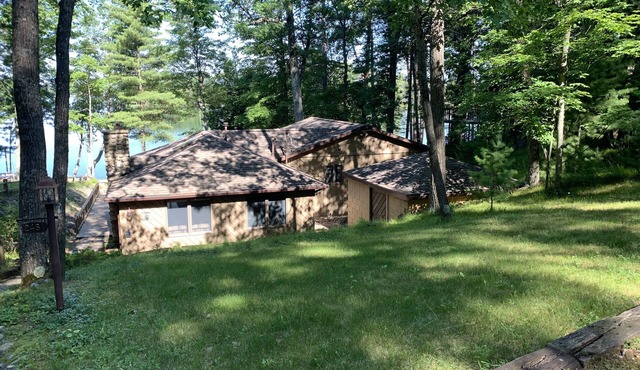 Lakefront Property waiting for you.