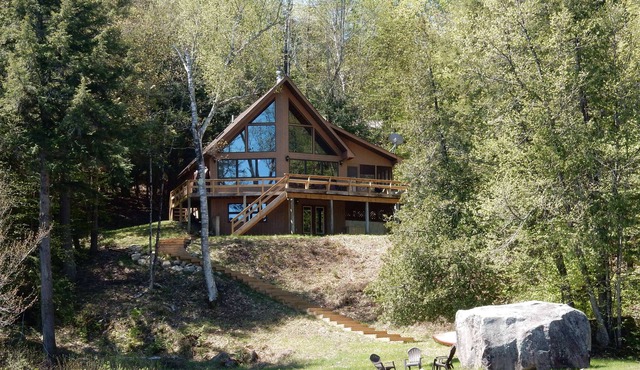 Lakefront, Quiet, Private Beach, Perfect for Families, Wireless Internet