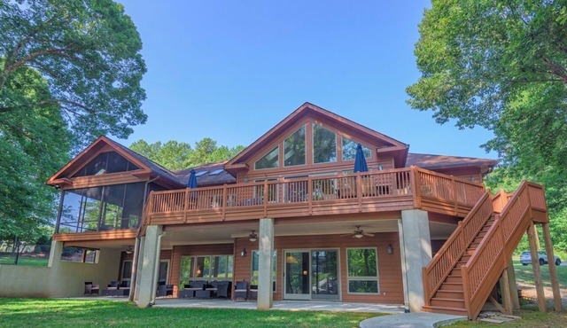 -Lakefront Relaxing Retreat-