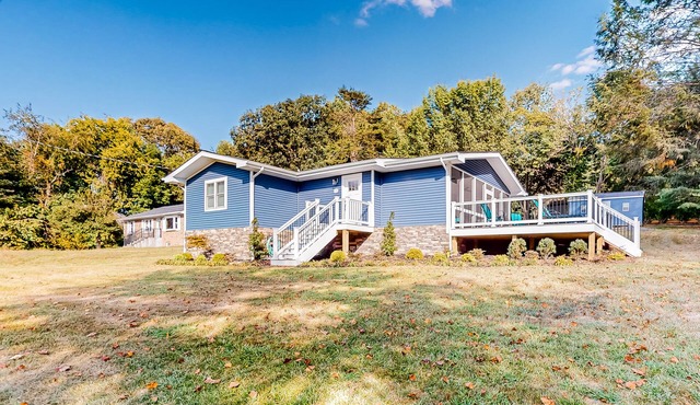 Lakefront, renovated, dog-friendly home with dock, paddleboards & firepit