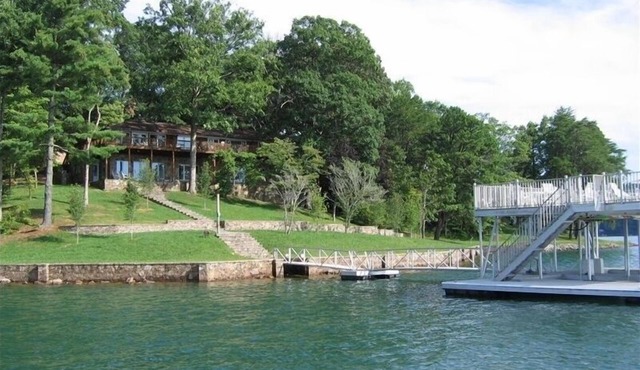 Lakefront Rental on Lake Chatuge Deep-Water