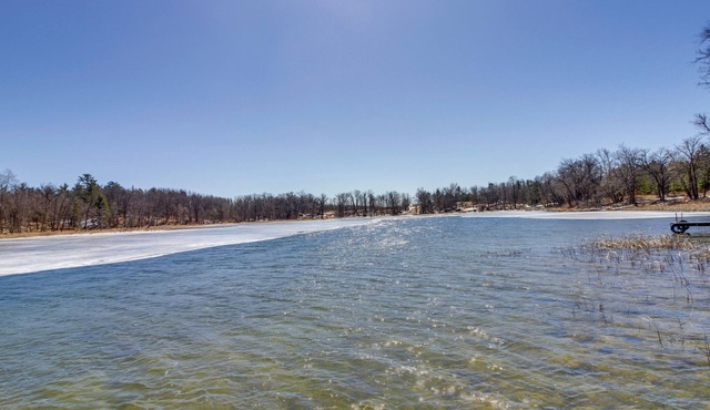 Lakefront Resort Cabin w/Porch in Park Rapids!
