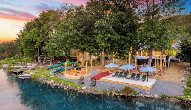 Lakefront Resort-Style! Kayaks, Hot Tub, Fire Pit, Game Room