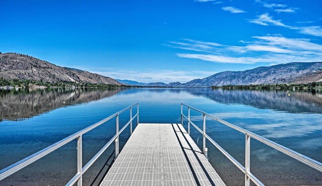 Lakefront Resort Townhome with Gas Grill & Kayaks!