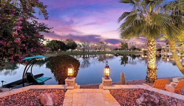 Lakefront Resort Villa - Heated Infinity Pool & 8-Seat Spa - Kayaks - 4BR
