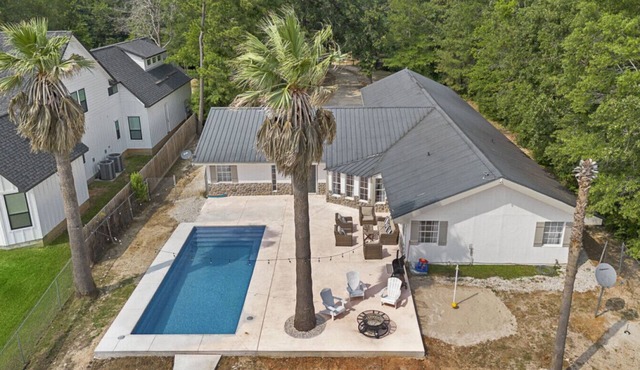 Lakefront Retreat with Pool, Dock & Game Room