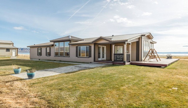 Lakefront Retreat; An Unmatched Private Escape With Acres of Seclusion!