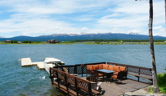 Lakefront Retreat 4BR/2BA, Private Dock and Lake Access, RV Hookup, Great Views!