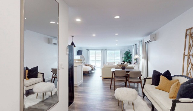 Lakefront retreat at out stylish studio apartments!