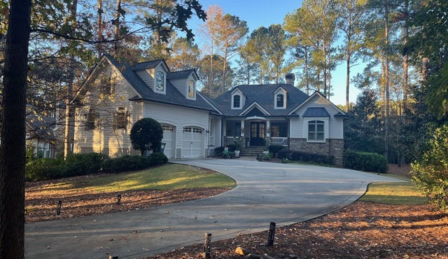 Lakefront Retreat for Masters week 2026nSleeps12nBoat use with separate contract