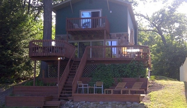 Lakefront Retreat from 300/nt-Huge Deck-Free Kayaks & Pedal Boat-Pet Friendly!