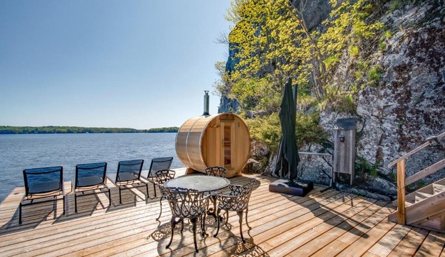 Lakefront Retreat Hot Tub Outdoor Sauna Dock Swim Stunning Views!