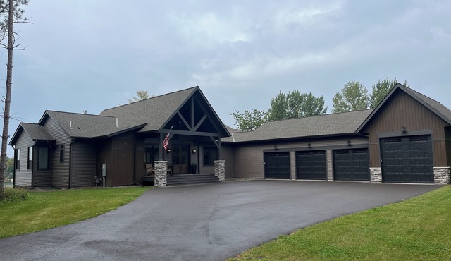 Lakefront Retreat on South Center Lake