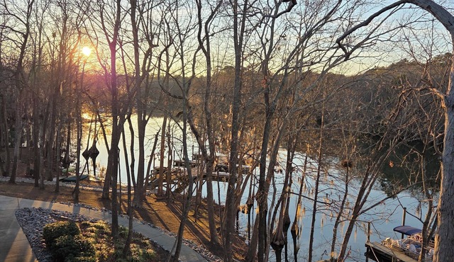 Lakefront Retreat on Lake Marion – Perfect for Fishing & Relaxation