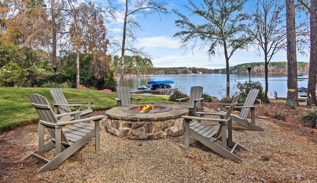 Lakefront Retreat on Lake Oconee near Ritz