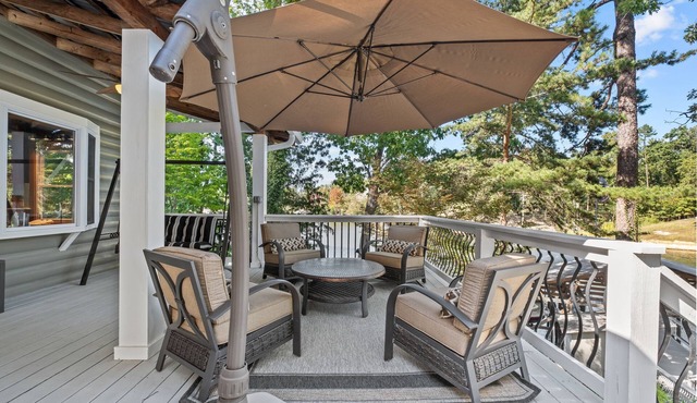 Lakefront Retreat - Sleeps 18 - Kayaks + Hot Tub