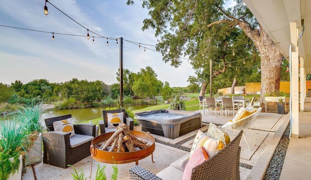 Lakefront Retreat | Sleeps 20 | Hot Tub, Kayaks, Sunset Views