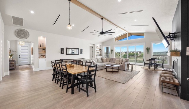 Lakefront Retreat: Swim Spa & Backyard Lake Access! Relax & Play; 2 King Suites