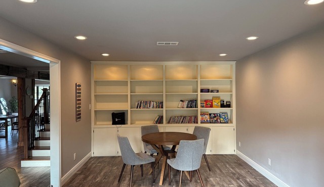 Lakefront Retreat Tampa, 7BR, Dock & Fun