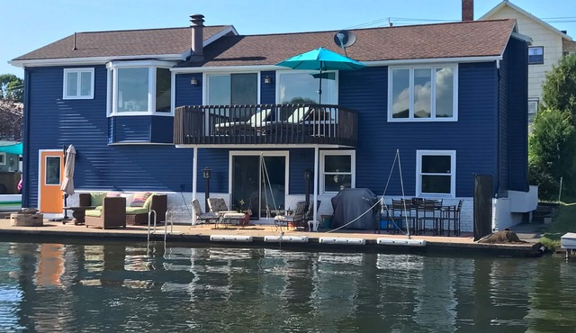 Lakefront Retreat on Findley Lake