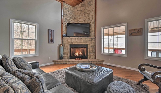 Lakefront Retreat w/Views, Near Mammoth Cave!