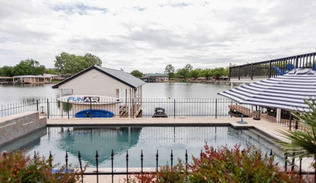 Lakefront Retreat w/Pool & Game Room | Families