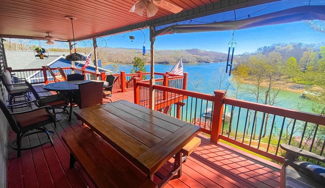 Lakefront Retreat, Sleeps 16, Dock, Boat Slips, Grill