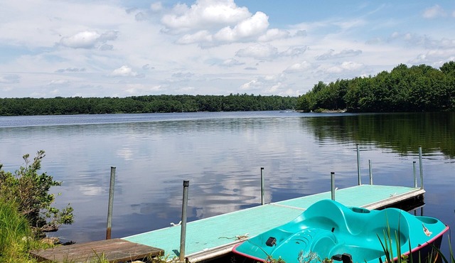 Lakefront Retreat, Renovated, Pet Friendly, Close to All Area Attractions