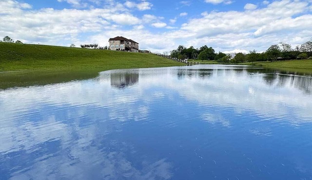 Lakefront Retreat 1 BR 1 Full Bath w/Private Island Access + Breakfast Included