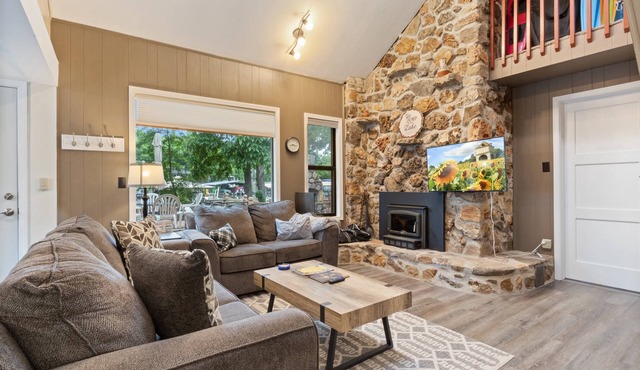 Lakefront Retreat w/Private Dock, Kayaks, Swim Mat & Lake Views