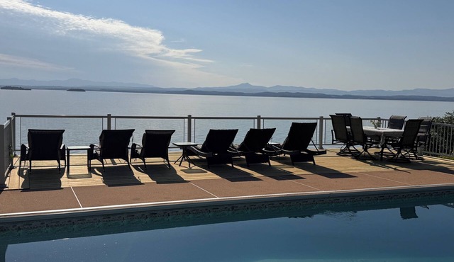 Lakefront retreat w Sauna, Hot tub, Fireplace & Pool in Willsboro - 6 br, 5 bath