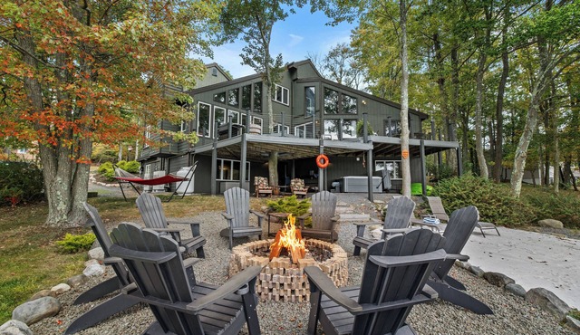 Lakefront Retreat with Hot Tub, Game Room, Fireplace, Kayaks, Private Beach