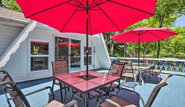 Lakefront Rocky Mount Cabin w/Dock & Kayaks!