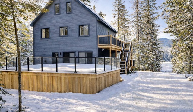Lakefront rustic-chic cabin near Mont-Tremblant