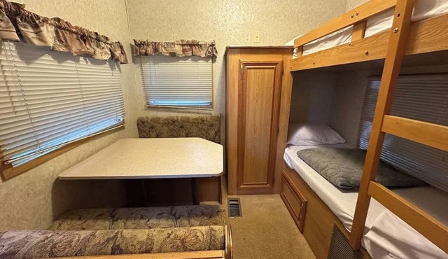 Lakefront RV Cottage in Parry Sound #14