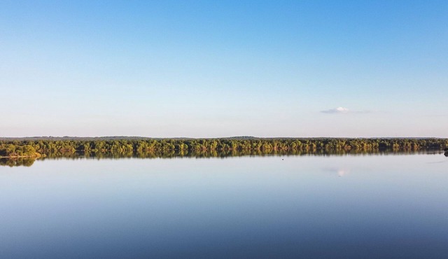 Lakefront RV spot- Peaceful & breathtaking views, ideal for relax and recharge!