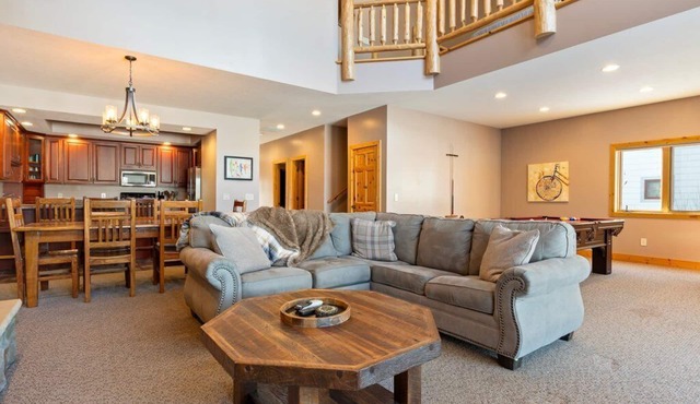 LakeFront, Sandy Beach, Patio, Pool Table, Unit840
