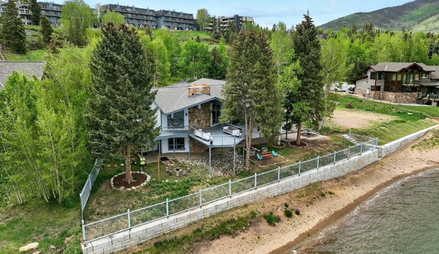 Lakefront/Sauna/Game Room/10 Min to Keystone/20 Min to Breck/Walk toAmphitheater