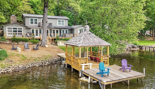 Lakefront Seclusion! - UPDATED! Dock, Hot tub, fire pit, pet friendly with fee,
