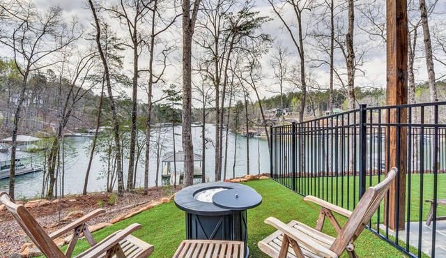 Lakefront Seneca Vacation Rental w/Shared Dock!