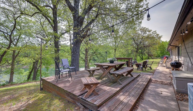 Lakefront Shell Knob Condo w/Deck & Grill!