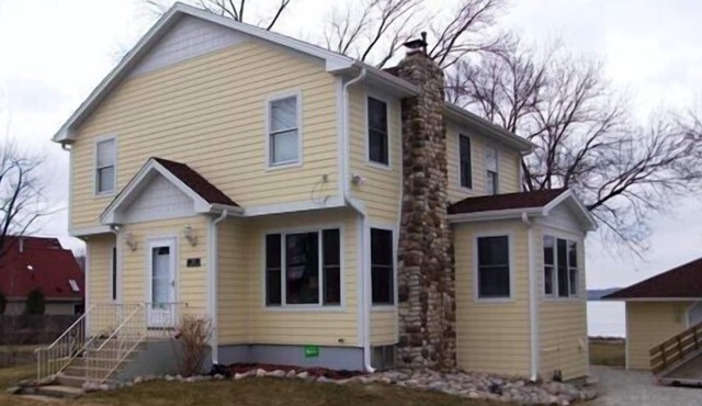 Lakefront Silver Lake Vacation House Rental