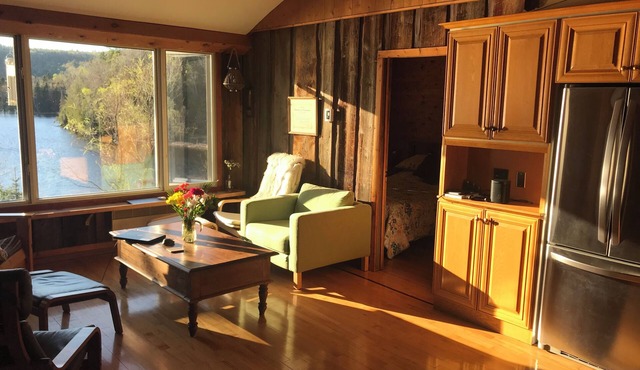 Lakefront + ski - 3 bedrooms Chalet with a view