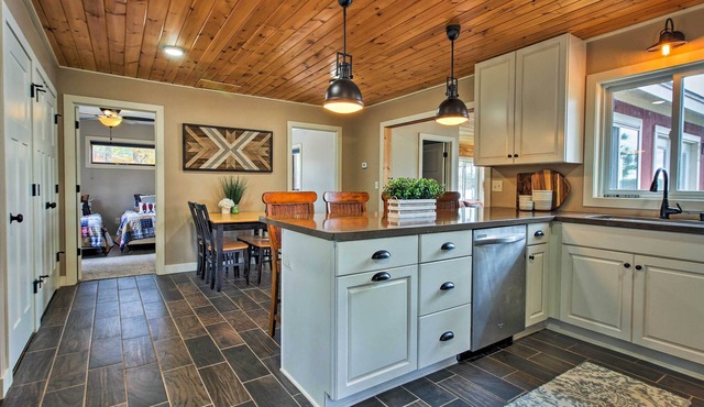 Lakefront Solon Springs Cabin w/Private Dock!