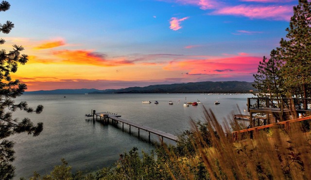 Lakefront South Lake Tahoe Luxury Villa LUXE03