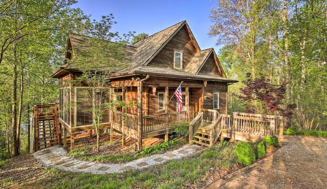 Lakefront South Carolina Abode w/Deck & Boat Dock